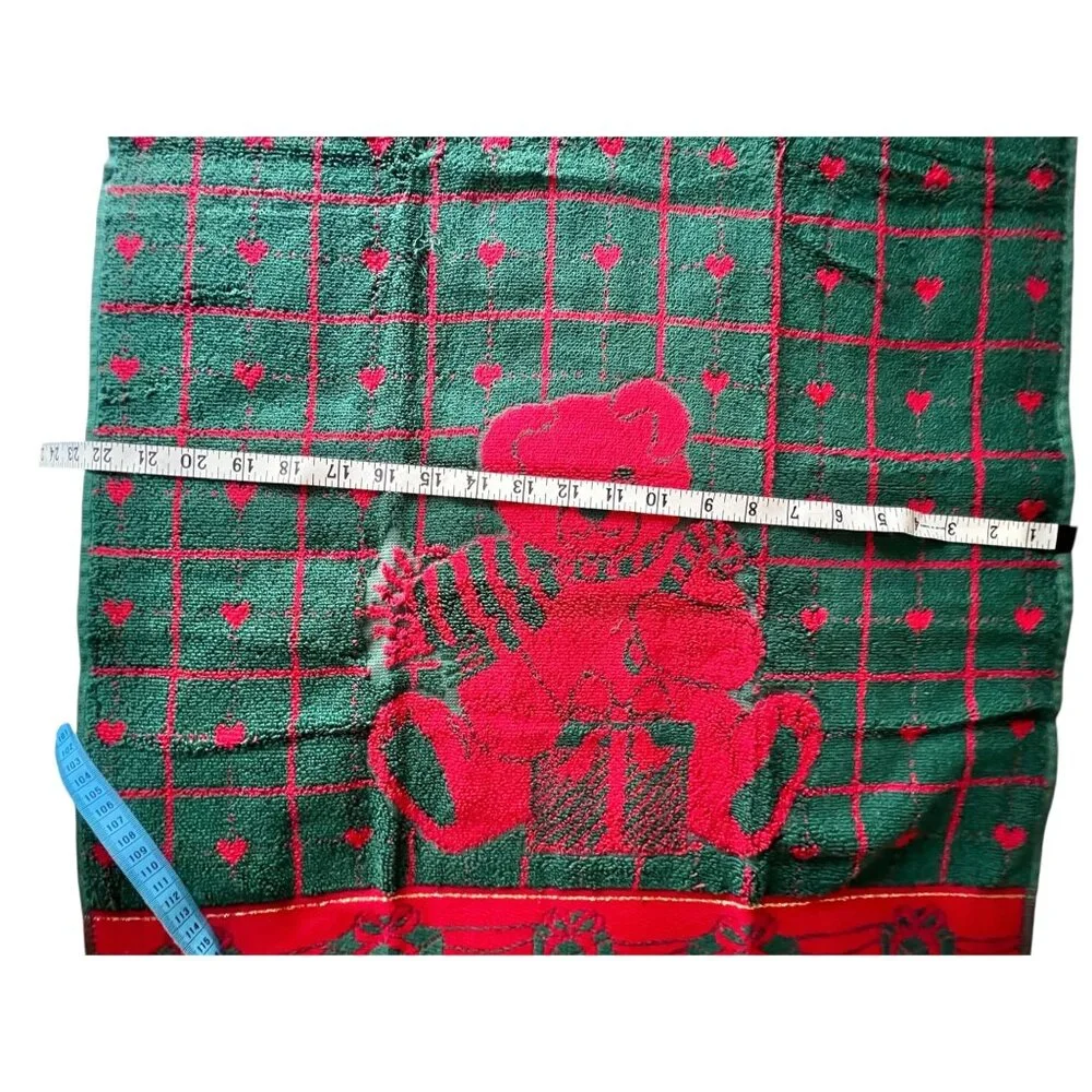 Vintage Christmas Bear Towel Set Of 3 With Gift Motif In Green & Red